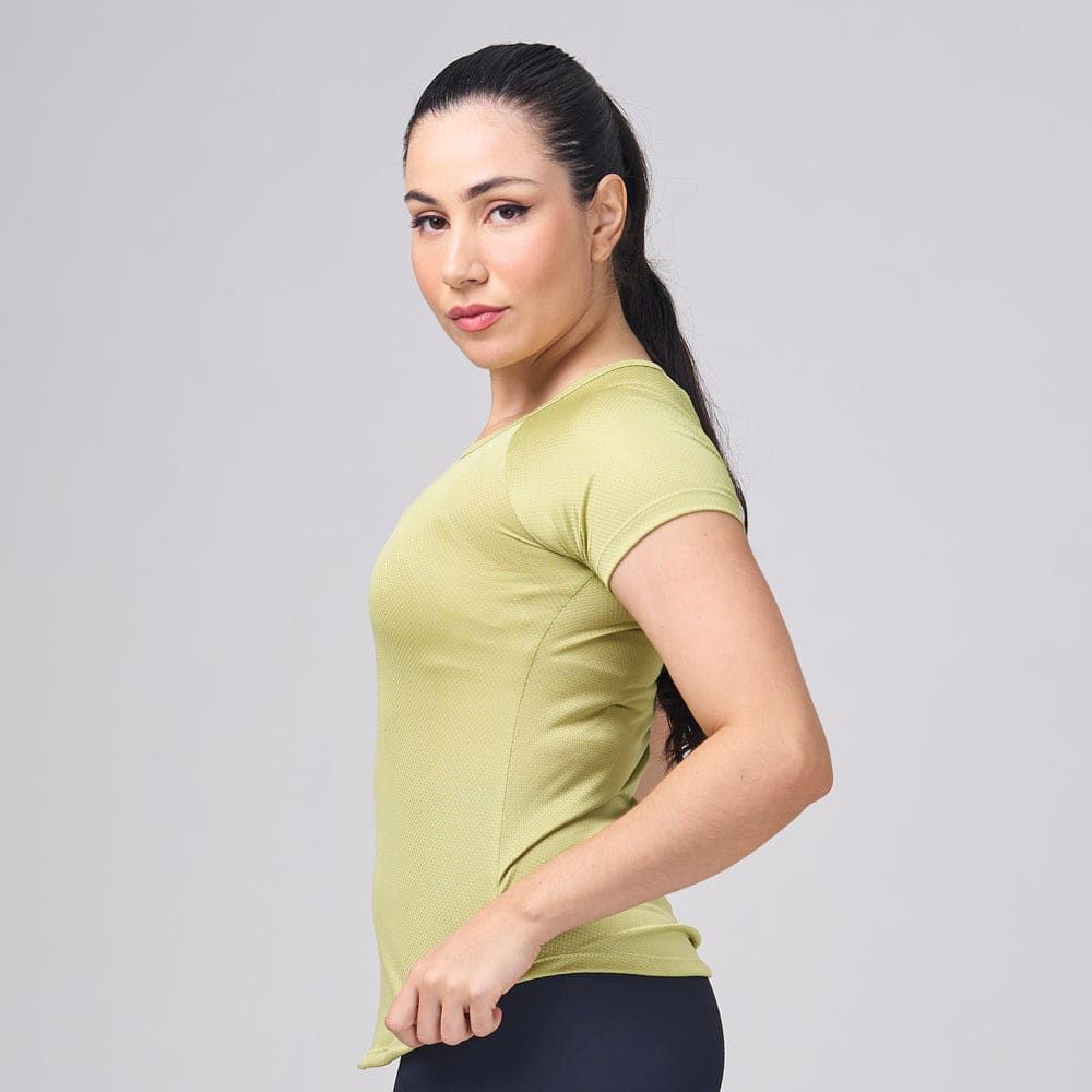 Camiseta Feminina Dry Fit Lobo Geométrico Verde Folha — imagem 3